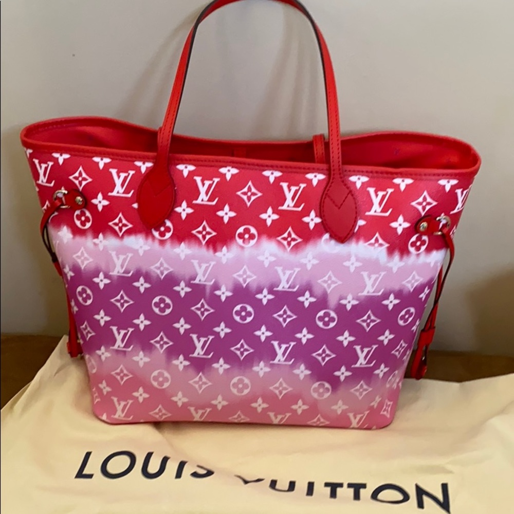 ‼️SOLD‼️👛💯% Auth.LV Escale Rouge NF MM - Picture 7 of 12